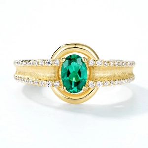 Bague vintage en argent S925 doré avec émeraude et finition en métal brossé