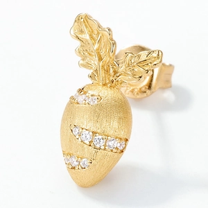 Luxurious S925 silver carrot stud earring with brushed gold finish and sparkling zircons