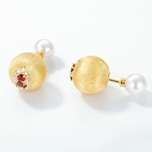 Handcrafted 925 silver stud earrings with red garnet and round white pearls in gold matte