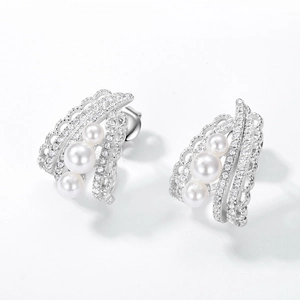 French luxury S925 silver earrings with lace hollow design and gradient pearls