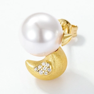 Handcrafted 925 silver duck pearl stud earrings with moon phase and zircon accents