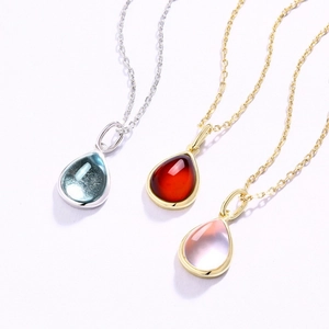 Collier en argent 925 avec pendentifs en cristal goutte bleu, rouge et rose