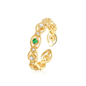Klassischer Vintage-Spitzenring aus Gold mit Smaragd und weißen Zirkoniasteinen