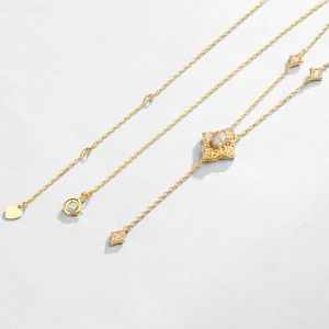 Lace opal necklace in 925 silver with 9K gold plating and vintage petal hollow pendant