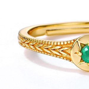 Anello vintage in argento 925 placcato oro con stella smeraldo e trama di grano