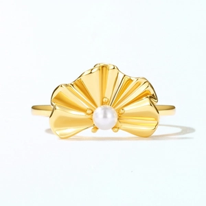 S925 sterling silver gold-plated ginkgo leaf ring featuring a round white pearl inlay