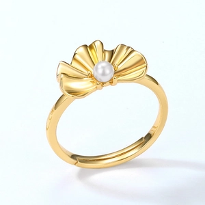 Adjustable S925 silver gold-plated ring featuring a gingko leaf design and white shell pearl