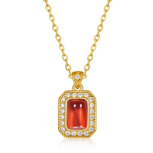 Elegante Halskette aus S925-Silber vergoldet mit rotem Granat und Zirkonia-Lünette