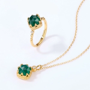 S925 silver gold-plated jewelry set with green agate square pendants and crown setting