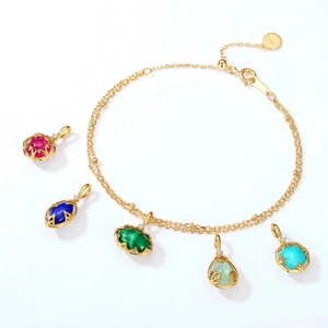 Japanisches Retro S925 Silberarmband mit bunten Malachit- und ovalen Kristallanhängern