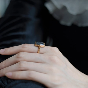 Vintage 925 silver gold-plated ring with rectangular labradorite gemstone for women