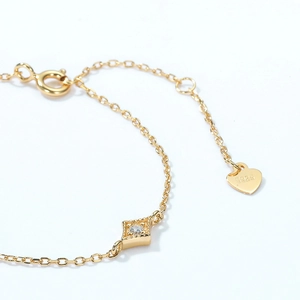 Elegant gold S925 silver bracelet with round zircon inlay and geometric diamond frame