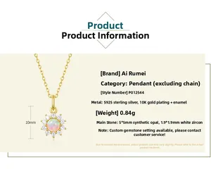 Vue détaillée du pendentif soleil en argent S925 avec une opale synthétique ronde de 5mm