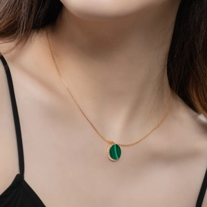 Luxurious S925 silver necklace with green malachite crescent moon pendant on gold chain