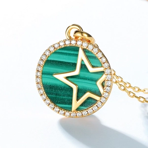 S925 zilveren sterhanger ketting met groene malachietsteen en zirkonia halo