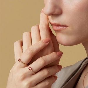 Natural garnet rings in S925 sterling silver with gold finish and textured design