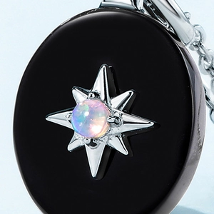 Collier minimaliste en argent S925 avec pendentif en agate noire et étoile en opale irisée