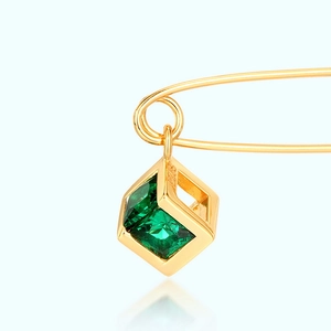 Broche trombone en argent S925 avec zircon vert émeraude et placage en or fin