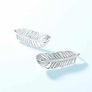 Elegant S925 sterling silver feather earrings with detailed textured engraving for women
