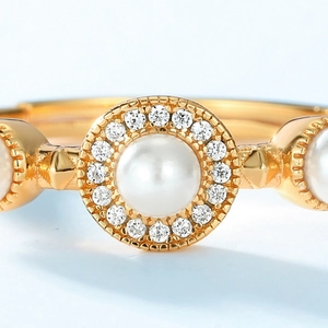 Anello retrò in argento S925 dorato con perla di conchiglia centrale e raggiera di luce