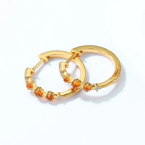 Boucles d'oreilles en argent S925 plaqué or 18K avec accents de grenat orangé