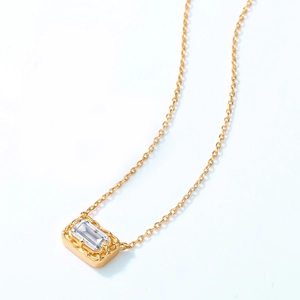 Collier en argent S925 doré avec pendentif en oxyde de zirconium rectangulaire