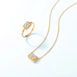 Parure élégante collier et bague en argent S925 doré avec cristaux rectangulaires