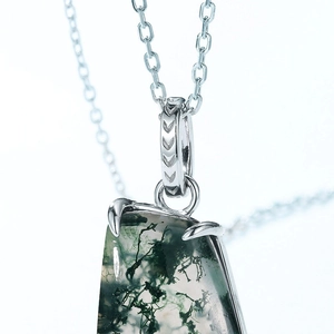 Elegant S925 sterling silver moss agate necklace pendant with green botanical textures