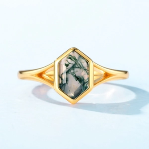 Hexagonal green moss agate ring in gold plated S925 sterling silver with cutout details