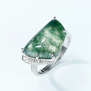 Adjustable S925 silver ring with triangular moss agate and engraved feather texture