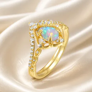 Anillo de Ópalo Ovalado Estilo Palacio Vintage Plata de Ley 925 Bañado en Oro Strass Incrustado Diseño de Nicho Joyería Mujer
