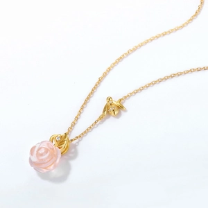 S925 Sterling Silber Kette mit rosa Rosenanhänger und goldener Biene Akzent