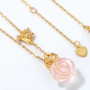 Elegante S925 Silberkette vergoldet mit rosa Rose, Kristallbiene und Herzanhänger