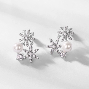 Élégantes boucles d'oreilles flocon en argent S925 avec perle et détails zircon