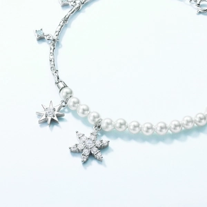 Elegant S925 silver snowflake bracelet with white shell pearls and sparkling crystals