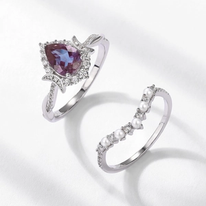 Set anelli in argento S925 con alessandrite a goccia e perle d'acqua dolce