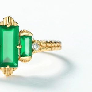 S925 silver ring with rectangular green agate and gold segmented band texture