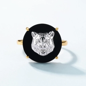 Anello aperto in argento S925 con onice nera tonda e motivo a testa di tigre in argento 3D