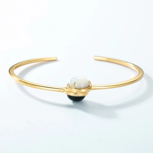 Fashion S925 silver cuff bracelet featuring white shell and black agate in minimalist design