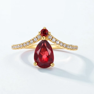 Minimalist V-shaped S925 silver gold plated ring with pear-cut garnet and pave stones