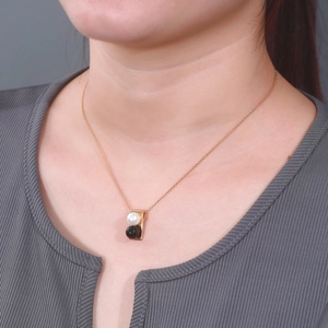 S925 silver necklace with black agate and white pearl pendant on elegant gold chain