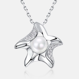 Détail du collier étoile de mer en argent S925 avec perle naturelle et zircons