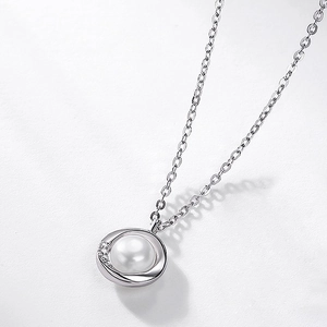Collier élégant en argent sterling S925 avec perle d'eau douce naturelle et zircons