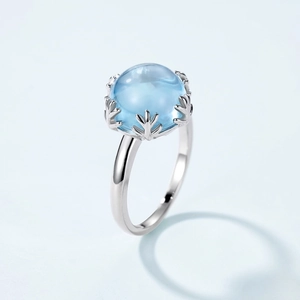 Elegant S925 sterling silver ring featuring a sky blue topaz in a branch-style setting