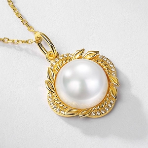 S925 silver necklace with shell pearl pendant featuring golden leaf and zircon detail