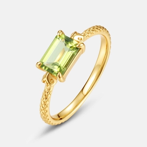 Minimalist geometric S925 silver ring with emerald-cut peridot and textured gold band