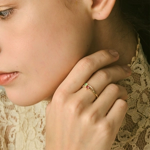 Bague vintage élégante en argent S925 doré avec grenat naturel et gemme verte
