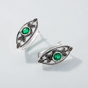 Orecchini a foglia in argento S925 con gemma verde smeraldo e cristalli stile vintage