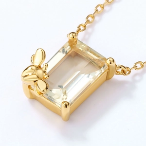 Collier en argent 925 doré avec pendentif quartz citron rectangle et petite abeille