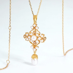 Collier vintage en argent S925 doré avec pendentif croix en perles et zircons brillants